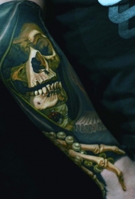 手臂令人毛骨悚然的逼真骷髅骨架纹身图案