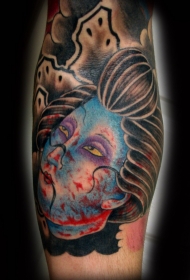 小臂亚洲传统色彩的艺妓生首纹身图案