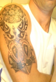 阿兹特克部族花纹大臂纹身图案