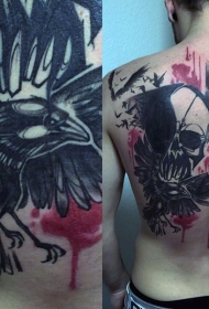 恐怖的彩色血腥骷髅与乌鸦纹身图案
