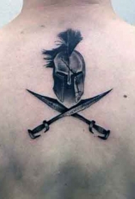 背部独特的黑色斯巴达战士头盔和剑纹身图案