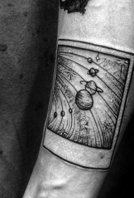 手臂小小的黑白照片太阳系纹身图案