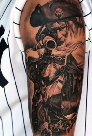 手臂电影风格的黑白海盗手枪纹身图案