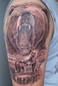 大臂漂亮的熊头纹身图案