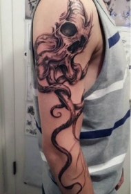 手臂可怕的黑白骷髅章鱼个性纹身图案