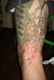 大腿美丽的菊花般若纹身图案