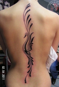 背部可爱的黑色藤蔓凤凰纹身图案
