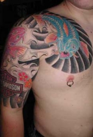 哈雷戴维森标志和锦鲤鱼半甲纹身图案