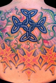 背部彩色花朵与凯尔特标志纹身图案