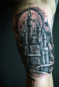 手臂幻想世界的月亮和城堡纹身图案