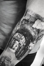 手臂黑色的写实旧城市风貌纹身图案