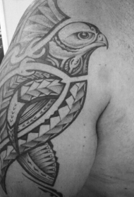 手臂波利尼西亚部落风格老鹰纹身图案