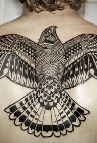 背部的黑色墨线条老鹰纹身图案