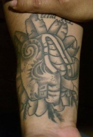 阿兹特克石像蛇纹身图案