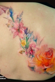 背部漂亮的彩色唯美花朵和纸飞机纹身图案