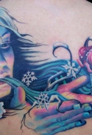 背部漂亮的冷冰冰女人花朵纹身图案