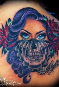 背部华丽的彩色女人脸与骷髅纹身图案