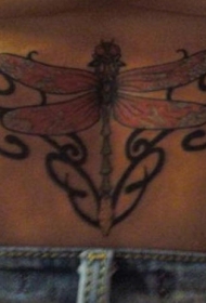 腰部黑色部落图腾和蜻蜓纹身图案
