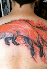 背部精彩的彩色狐狸纹身图案