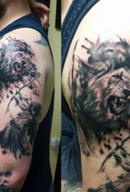 手臂很酷的野生咆哮狮子与弓箭手纹身图案