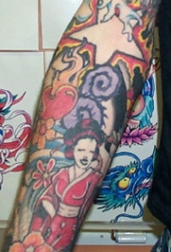 手臂彩色花朵和星星艺妓纹身图案