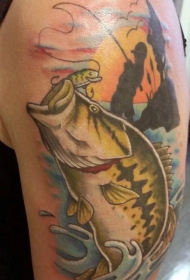 手臂华丽彩绘五颜六色的鱼与渔民纹身图案