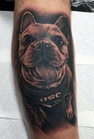 手臂滑稽的微笑狗写实纹身图案