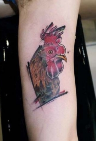 手臂简单设计的公鸡头部彩绘纹身图案