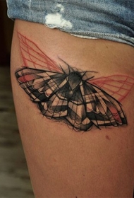 大腿有趣的彩色蝴蝶纹身图案