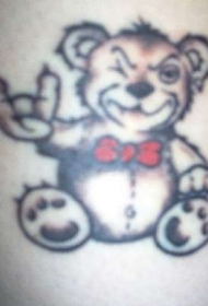 摇滚泰迪熊玩偶和蝴蝶结纹身图案