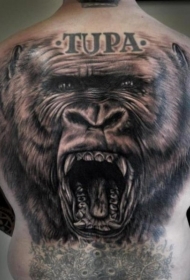 背部巨大的写实黑白大猩猩纹身图案