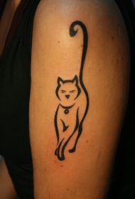 简约的黑色猫手臂纹身图案