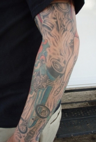 手臂上的赛车彩绘纹身图案