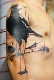 很酷的黑色乌鸦和白色花朵手臂纹身图案