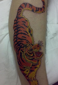 手臂亚洲风格的老虎纹身图案