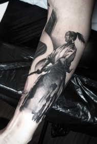 手臂很棒的写实黑色武士纹身图案