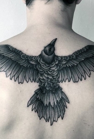 背部华丽设计的黑色鹰纹身图案