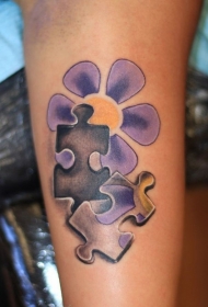 手臂上的花朵拼图彩色纹身图案