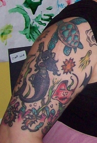 大臂彩色的海底动物美人鱼纹身图案
