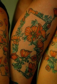 罂粟花和藤蔓彩色手臂纹身图案