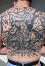 背部黑白印度武士与鹰纹身图案