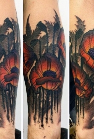 非常漂亮的彩绘罂粟花和叶子手臂纹身图案