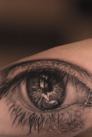 手臂超现实的人类黑灰色眼睛纹身图案