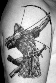 手臂黑灰中世纪弓箭手个性纹身图案