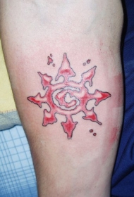 字母和星星轮廓的标志红色手臂纹身图案
