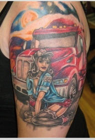 大臂漫画风格彩色的性感女消防员纹身图案