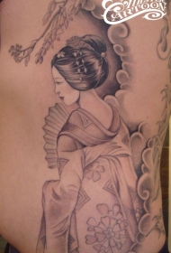 侧肋本色的亚洲艺妓纹身图案
