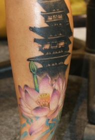 小腿黑色亚洲寺庙和彩色莲花纹身图案