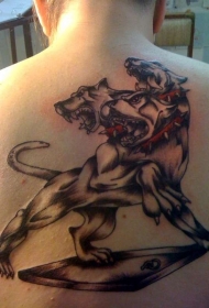 背部插画风格彩色的地狱犬纹身图案