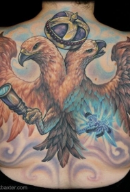 背部惊人的幻想彩色两个头部的鹰纹身图案